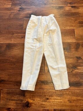 WHITE SILK DRESS PANTS. SIZE SMALL. OUTFIT. JPR